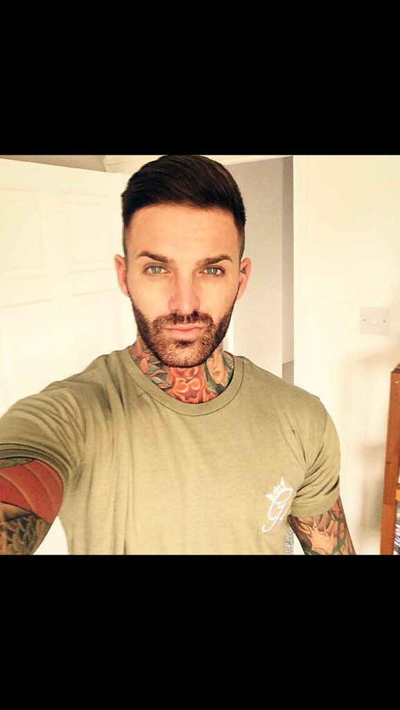 Courttevanss's tweet photo. @AaronCGShore well aren't you just perfection😍🔥 https://t.co/lcbMM1bwIO
