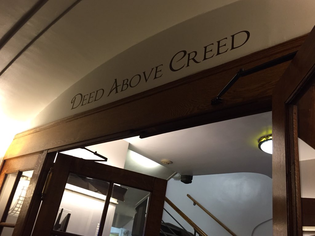 FeffCacho's tweet photo. Waiting for a group meditation at the NY Center for Ethical Studies. Not my normal Tuesday night. #BigQuiet https://t.co/jwtGlaTn0f