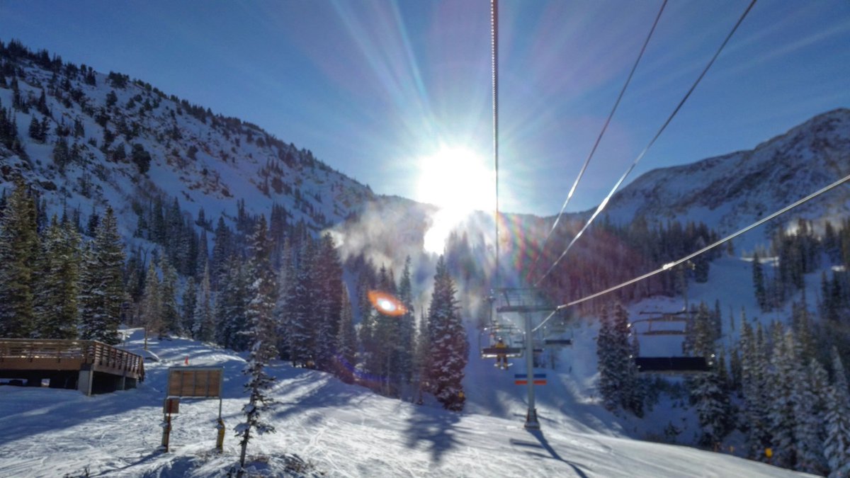 dannahyer's tweet photo. @FaithHJolley @KSLcom a fun day @Snowbird 🎿🎿🏂#getoutthere #keepitcontagious #LifeElevated #StayPowerful #OptOutside https://t.co/rMpxPixNK2