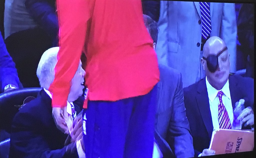 HoopsologyITA's tweet image. Pirates at the sidecourt in Cleveland!! #WASatCLE #Cleveland #Washington