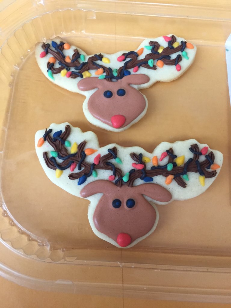NCunhaN's tweet photo. Reindeer for the start of the season! @FLDUSD @SupFreitas @FirebaughHS https://t.co/MadXSJTkkO