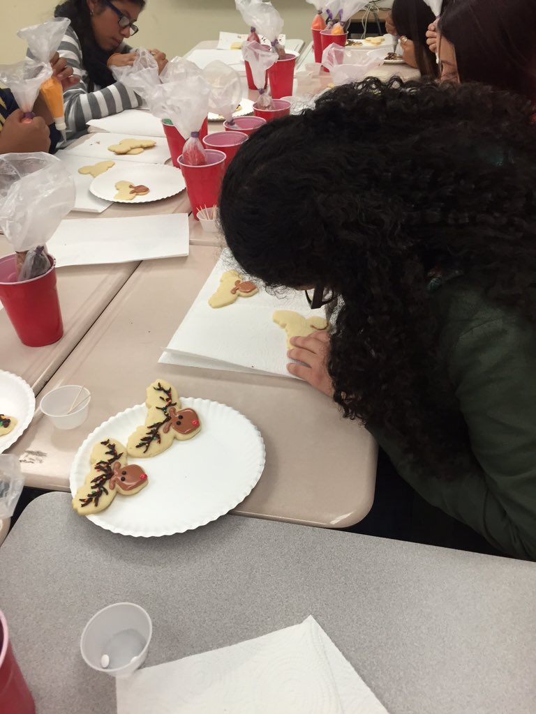 NCunhaN's tweet photo. Reindeer for the start of the season! @FLDUSD @SupFreitas @FirebaughHS https://t.co/MadXSJTkkO