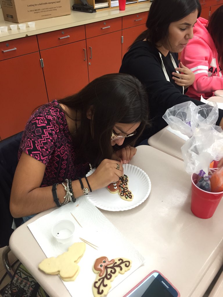 NCunhaN's tweet photo. Reindeer for the start of the season! @FLDUSD @SupFreitas @FirebaughHS https://t.co/MadXSJTkkO