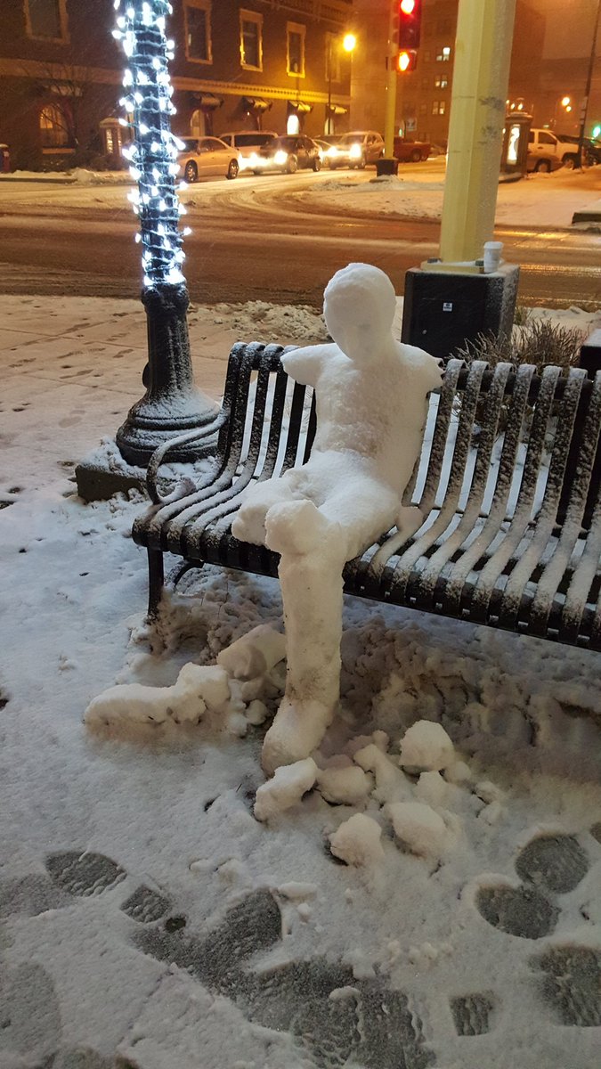 fargo_girl's tweet photo. Look who I found on my walk home! #dtfargo #northofnormal #firstsnow https://t.co/f84NlGae5O
