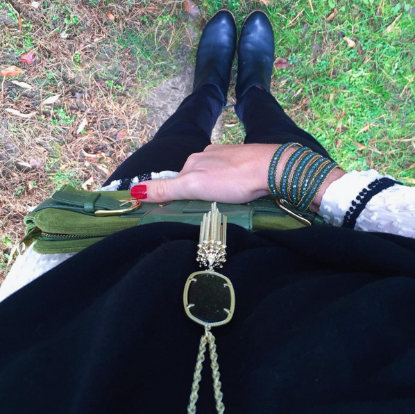 ZeeBerry's tweet photo. Loving today's #ootd from @dreamalittledreamvt especially the @KendraScott she is rocking! https://t.co/z1DGjrhDRN