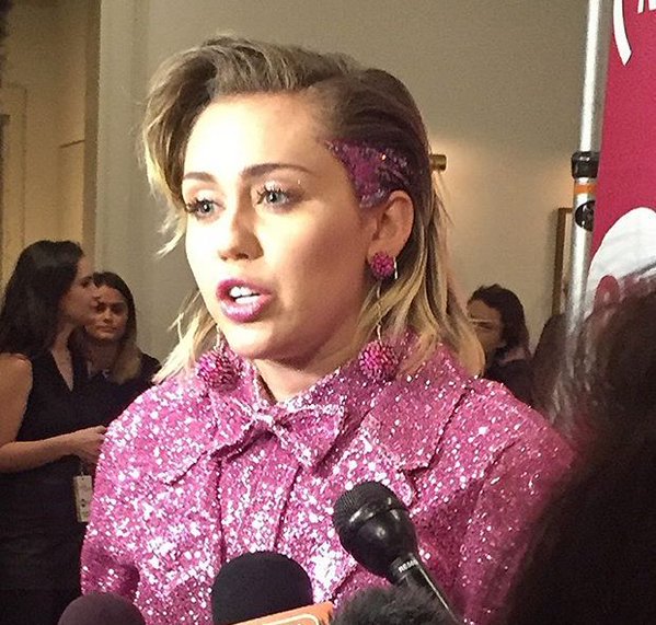 rafaella tweet media