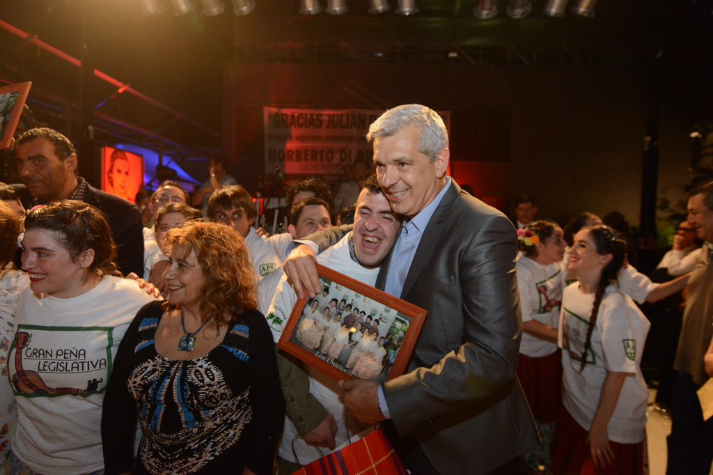 Participé de la Peña Legislativa y la entrega del reconocimiento "Hombres y mujeres de nuestra tierra" a Los Tekis