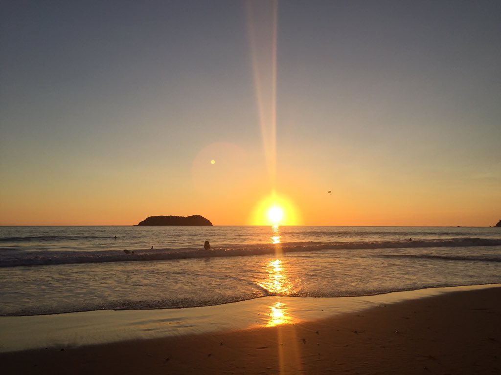 JbJeni's tweet photo. Costa Rica Sunset... https://t.co/8QnmKAfOdp