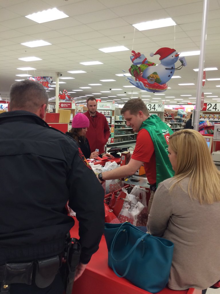 ENolin's tweet photo. Such an amazing time at our #G937HeroesandHelpers event! Thanks LewisPD! @BeckyHasik @TMetcalf2229 @meaganc4target https://t.co/3SPsI92eoG