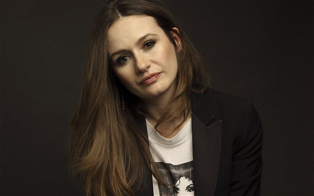 A very happy birthday to Emily Mortimer, actress, writer and naturalized US citizen!   