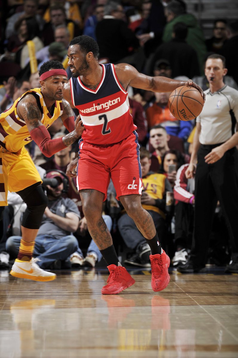 nbastats's tweet image. Wall has 21 pts (9/15 FGA) to go with 4 dimes + 4 steals at halftime of #WASatCLE.