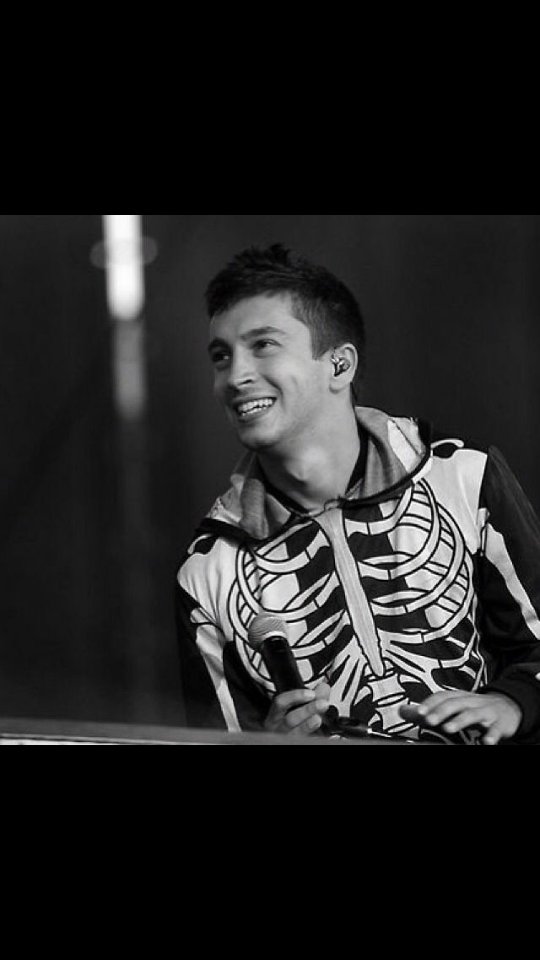 HAPPY BIRTHDAY MY ONE AND ONLY TYLER JOSEPH 