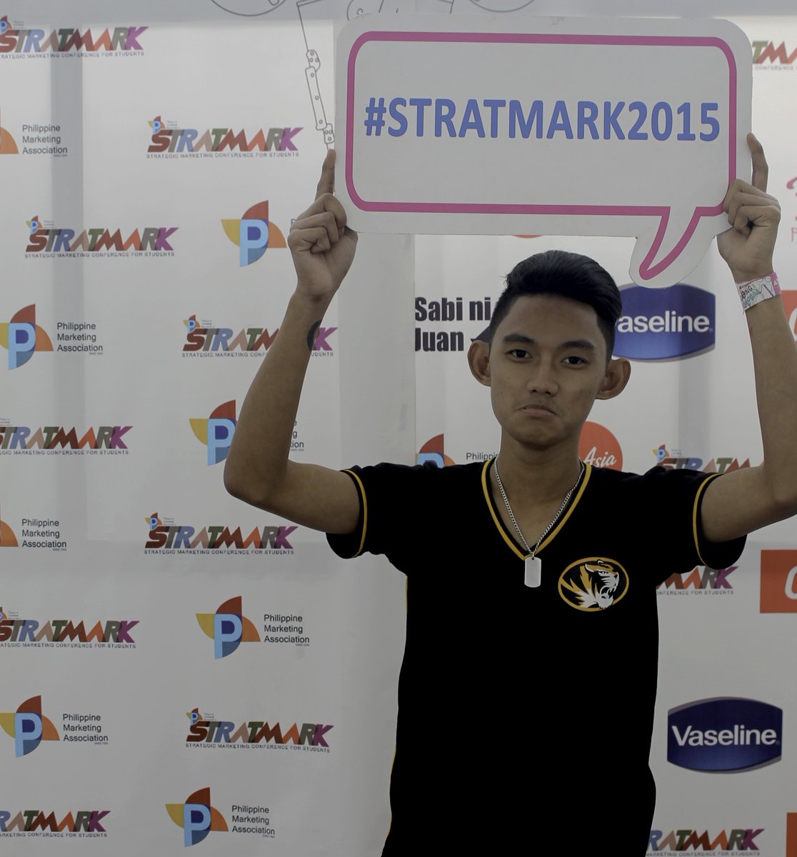 wanderwithjon's tweet photo. nag-aabang na naman ako for the certificate. #stratmark2015 https://t.co/xjlMWTc5g2