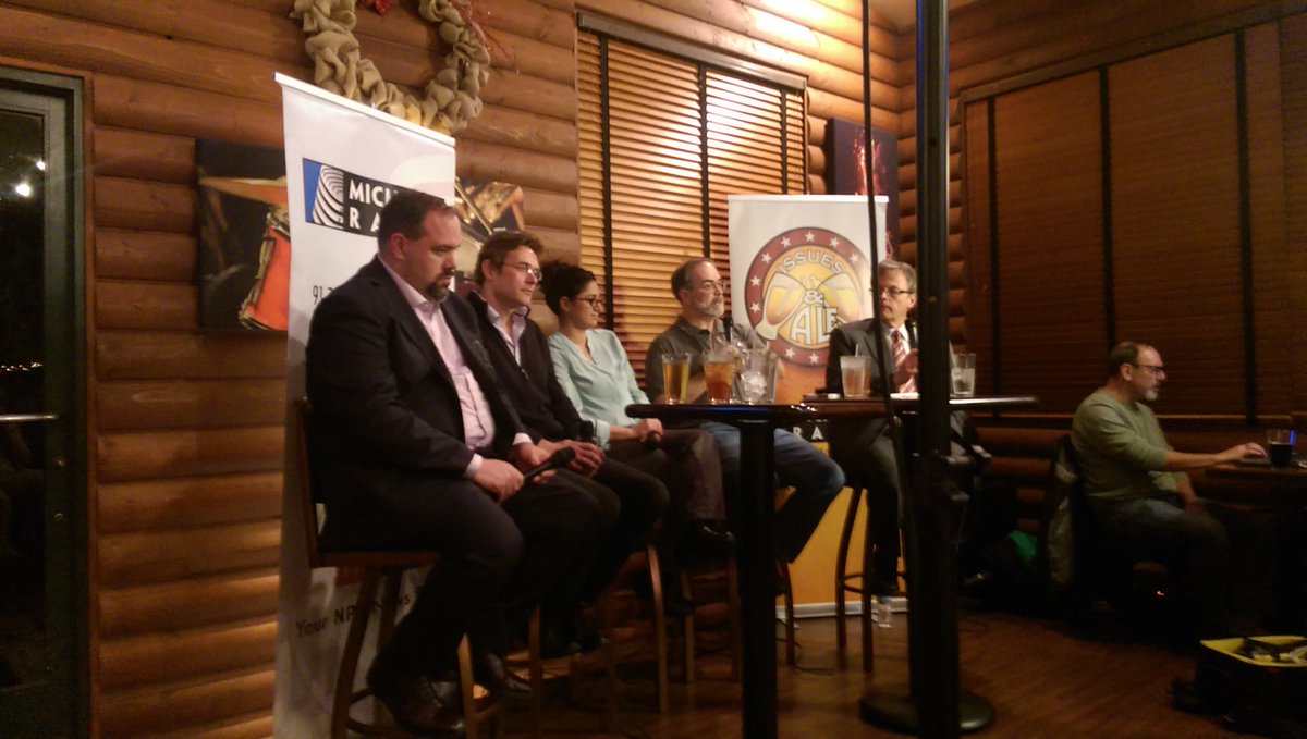 flintwaterstudy's tweet image. Some pictures from today's #IssuesAndAle courtesy @anuragmantha feat. @jimananich Dr. Edwards @MonaHannaA @scarmody