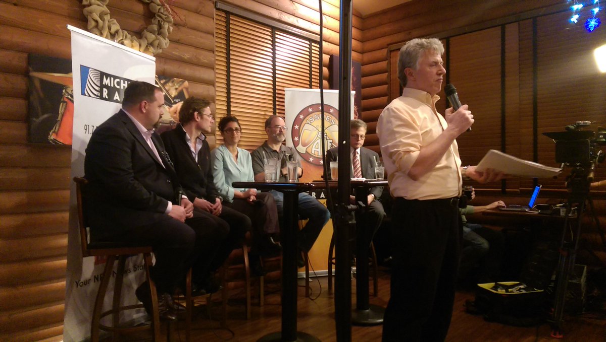 flintwaterstudy's tweet image. Some pictures from today's #IssuesAndAle courtesy @anuragmantha feat. @jimananich Dr. Edwards @MonaHannaA @scarmody