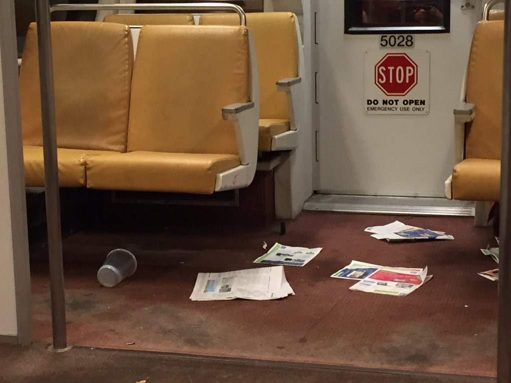 ElieRudd's tweet image. Have I nvr noticd how dirty @wmata is bcz its alwys packed? This is disgusting! #dmv #dcmetro #datcarpet #newnew