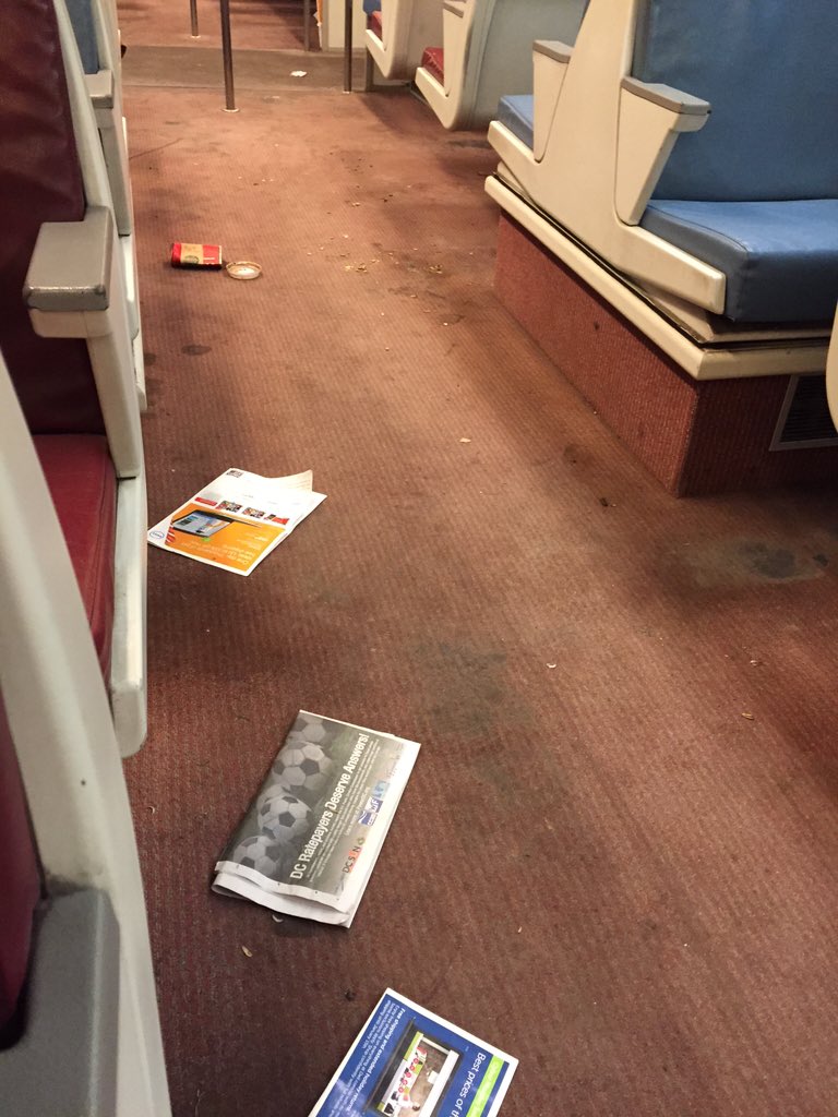ElieRudd's tweet image. Have I nvr noticd how dirty @wmata is bcz its alwys packed? This is disgusting! #dmv #dcmetro #datcarpet #newnew