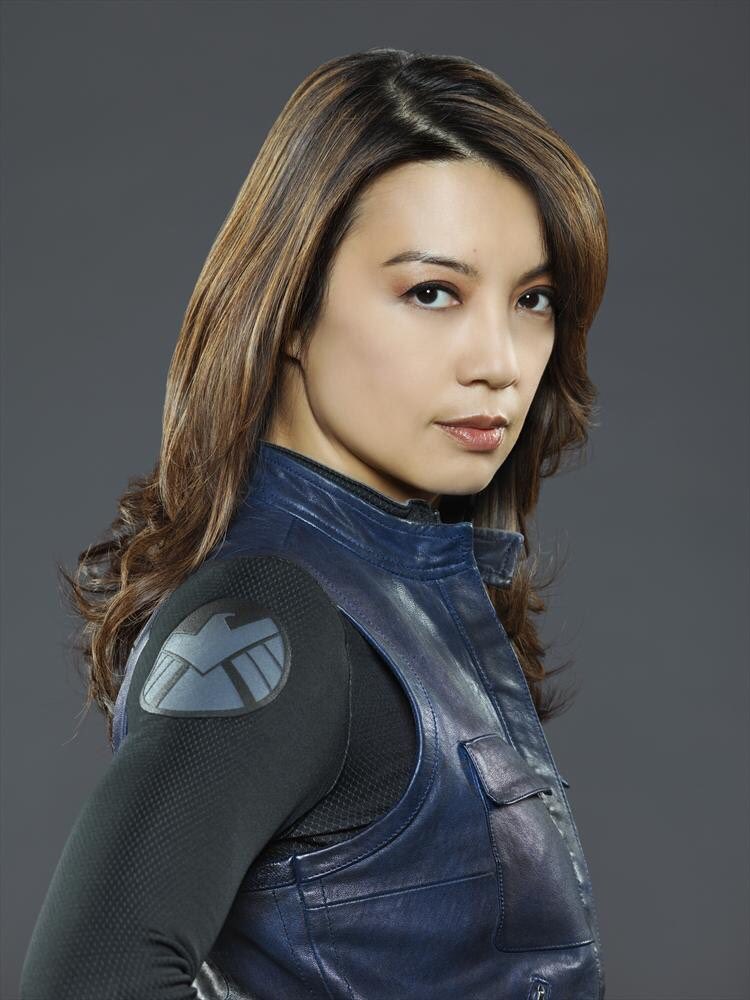CharacterVersus's tweet image. Suggestion from @Jaja_Urriza 

RT for Black Widow!
FAV for Melinda May!