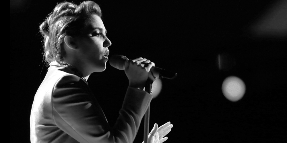 NBCTheVoice's tweet photo. .@KorinBukowski sings @ColbieCaillat for YOUR tweets and we’re gonna have to “Try” to find our chill. #VoiceSave https://t.co/hKpAWlNKpM