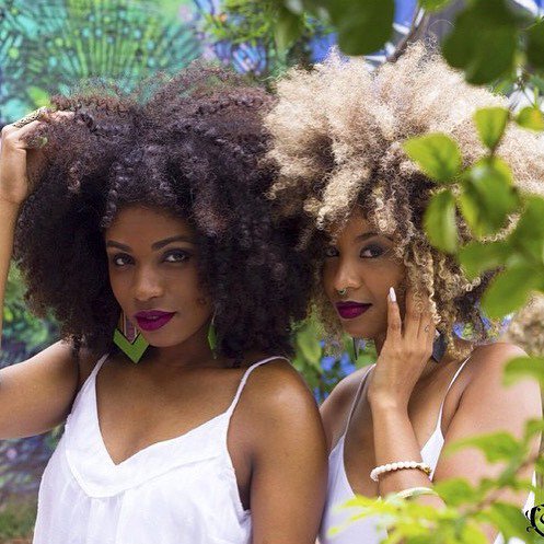 BeFrolicious's tweet photo. Frolicious Curlfriends

@aretha_alves @nanneahadi @projeto_faces 
Image: @griot_sp 
#befro… https://t.co/grE8400Qvs https://t.co/8QLhygLmDZ