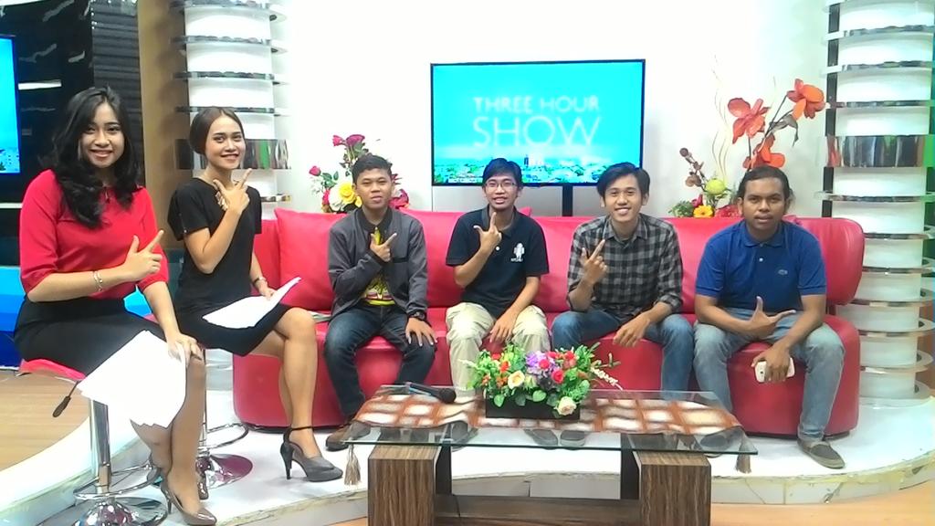 ManingoStudio's tweet photo. Maningo Studio pagi tadi di Three Hour Show Ve Channel. https://t.co/O0oxW6eR5j