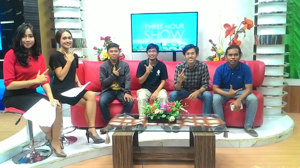 ManingoStudio's tweet photo. Maningo Studio pagi tadi di Three Hour Show Ve Channel. https://t.co/O0oxW6eR5j