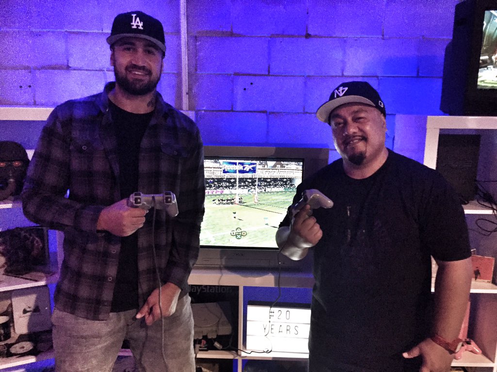 Throwback and a half jamming JonahLomuRugby at @PlayStationNZ 20th Anniversary with this legend @chefumnzm