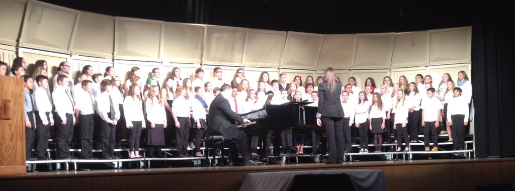 PalMac_Supt's tweet photo. The Pal-Mac Middle School holiday concert delights the standing-room-only audience Tuesday night. #PalMacWay #ROC https://t.co/ybsUdYfEm4
