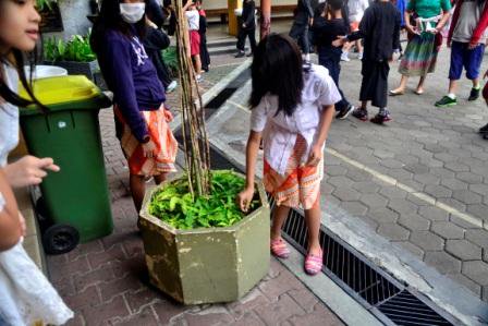 sdbpiyes2's tweet photo. Rebo #GPS
@ridwankamil,@GPSbdg,@se_bdg,@BDGcleanaction,@disdik_bandung,@DiskominfoBdg,@bplh_kotabdg,@relawan_bdg, https://t.co/9875iDDN7v