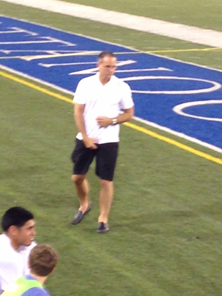 chattahooligan's tweet photo. In honor of @EricWynalda's show tmrw, here's photo of him making some critical "personnel adjustments" at #USOC2014 https://t.co/FlT0rvNaQk