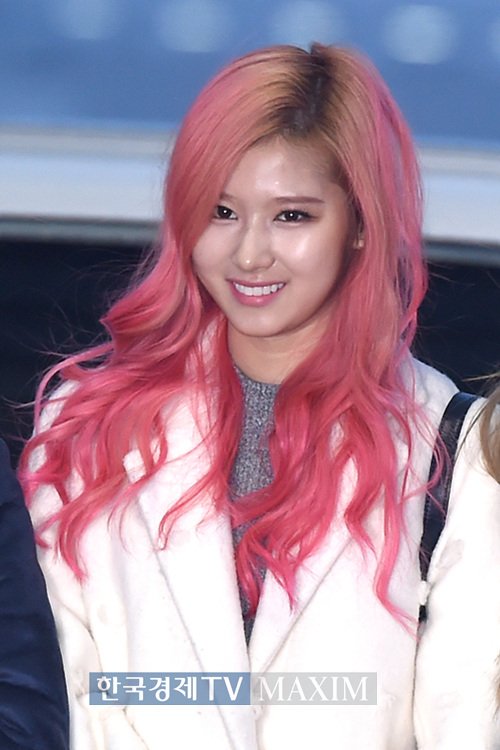 SANA_Thailand's tweet photo. [PIC] 151202 Incheon Airport go to Hong Kong #SANA #사나 #さな #サナ #트와이스 #TWICE  #MAMA2015 ©maxim Via:tripleNA_th https://t.co/frk0nwcXez