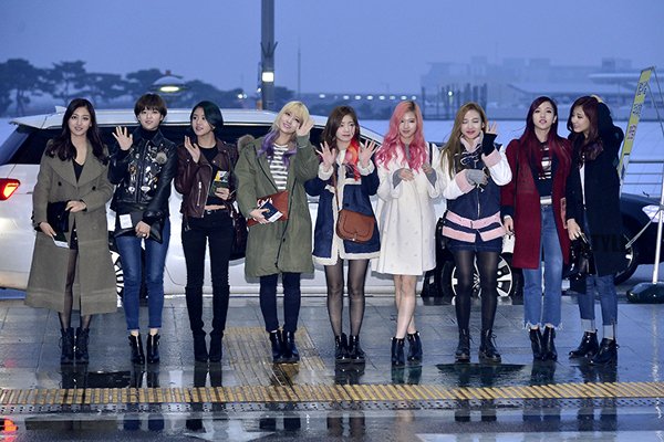 SANA_Thailand's tweet photo. [PIC] 151202 Incheon Airport go to Hong Kong #SANA #사나 #さな #サナ #트와이스 #TWICE  #MAMA2015 ©maxim Via:tripleNA_th https://t.co/frk0nwcXez