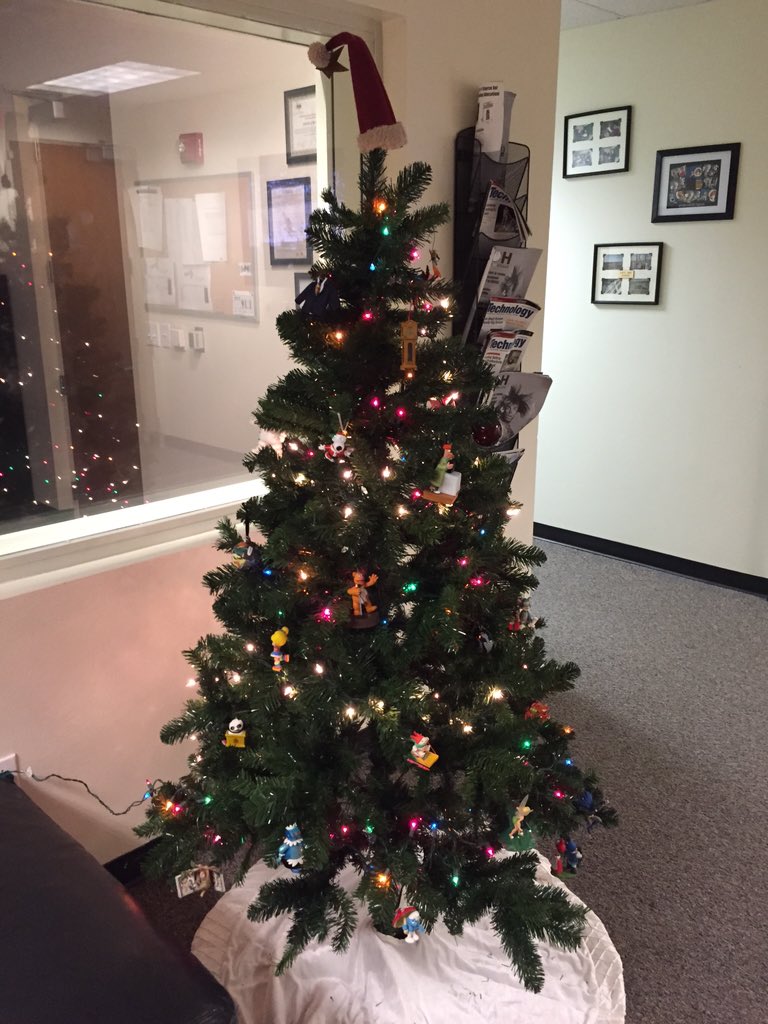 PMnTheAM's tweet photo. Which XMAS tree is more #rockin ? Vote 4 your fav @rockin2thenight @PMnTheAM and @gd8bbox and tune to @kwtsradio now https://t.co/9hzy6rcLiT