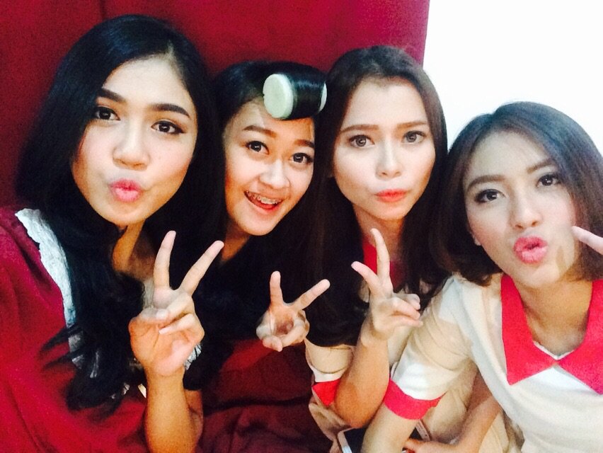 Pagiiii!! Kita lagi tapping <a href="/TheComment_NET/">The Comment</a> edisi Natal nihh hihi ;)