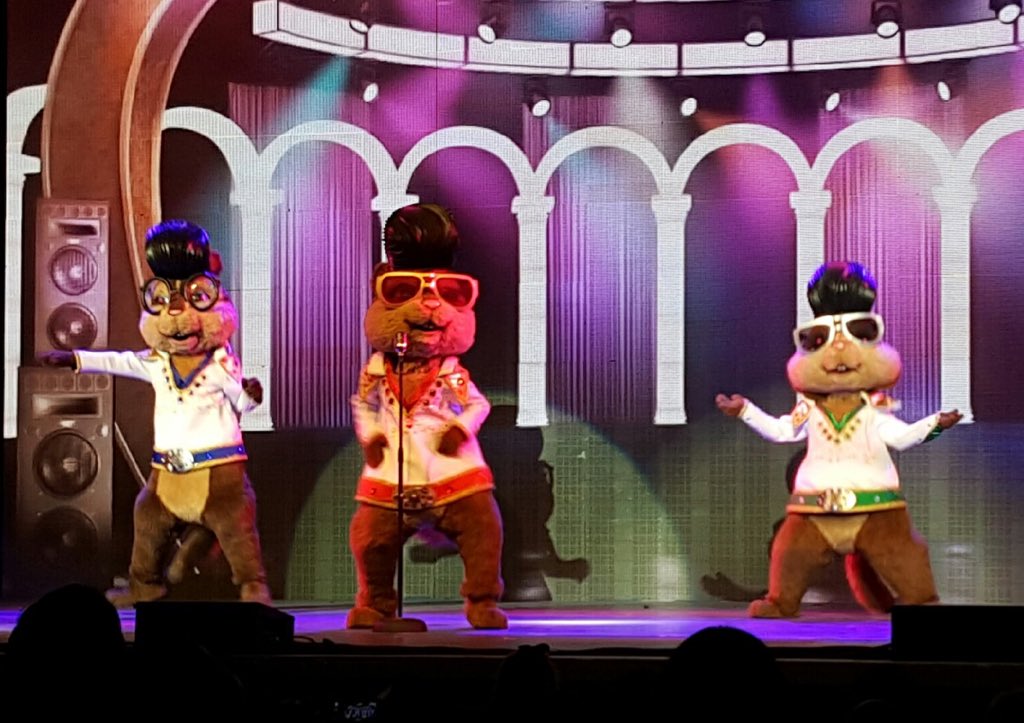 ThatsITLA's tweet photo. Th best Elvis impersonators are at #AlvinLive! #AlvinMovie Thank you. Thank You Very Much. https://t.co/gomS8gOhn3