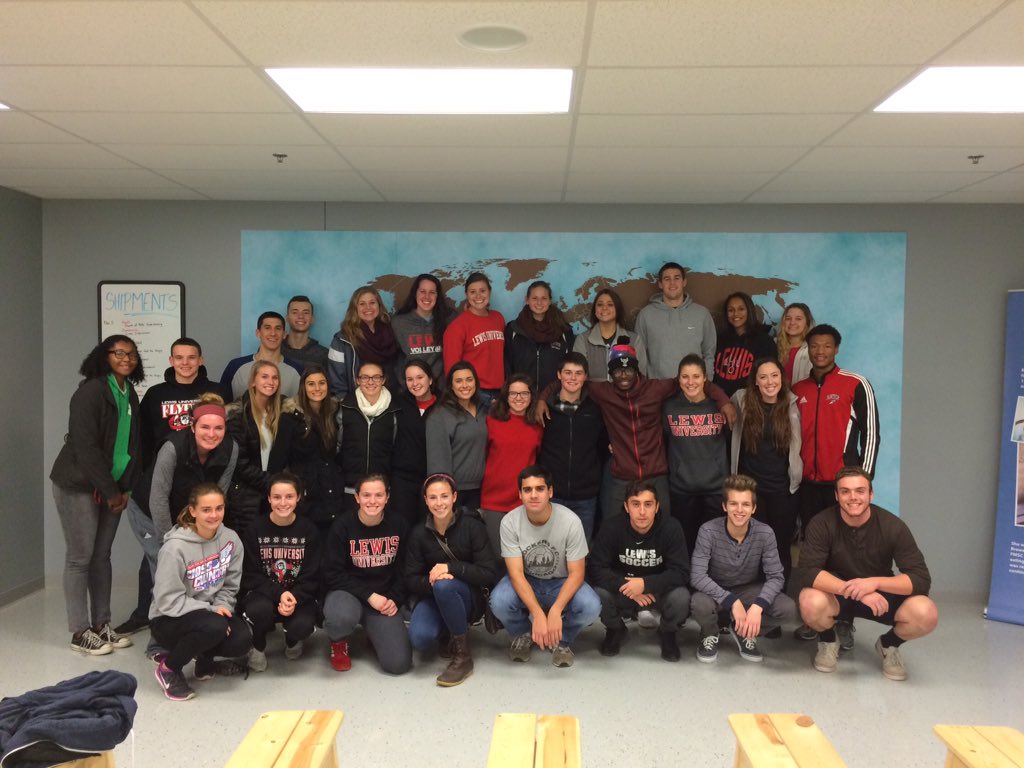 LewisFlyers's tweet photo. @LewisSAAC Spending a night together helping out at  @fmsc_org  Thanks for the opportunity! https://t.co/bSHwAzm6Wt
