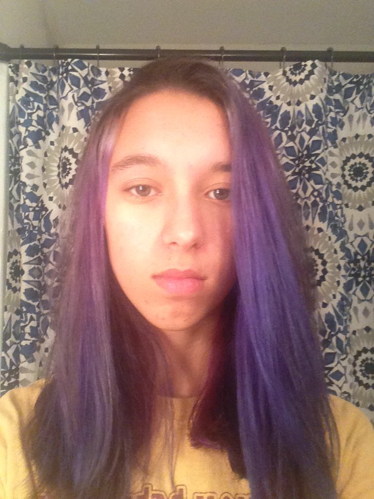 Meganruckerfx's tweet photo. @RavenPlays01 I'm proud of myself it myself my hair turned out pretty good.... My roots need bleached though https://t.co/pqaSUCzItQ