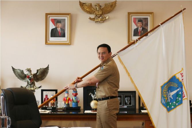 Metro_TV's tweet photo. Ahok Tak Terima Jika Reklamasi Teluk Jakarta Diributkan https://t.co/cHc5sCyRoY https://t.co/09od4aIPz5