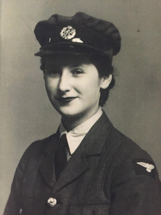 Winnipeg Second World War veteran couple receive military honours. vf.to/dlZoADlFpkK via <a href="/CBCWinnipeg/">CBC Winnipeg</a>