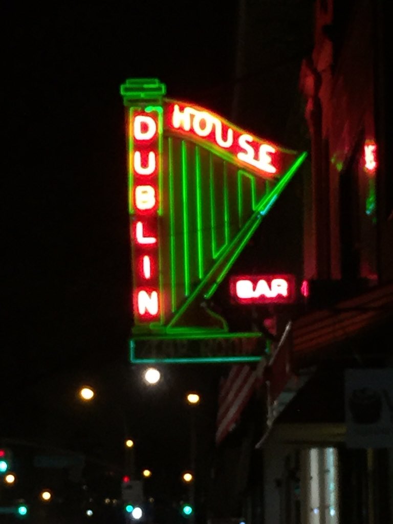 c_manikas's tweet photo. Dublin House after Glen Hansard with a bud. @colreinhart74 https://t.co/mnXeHOkg1R