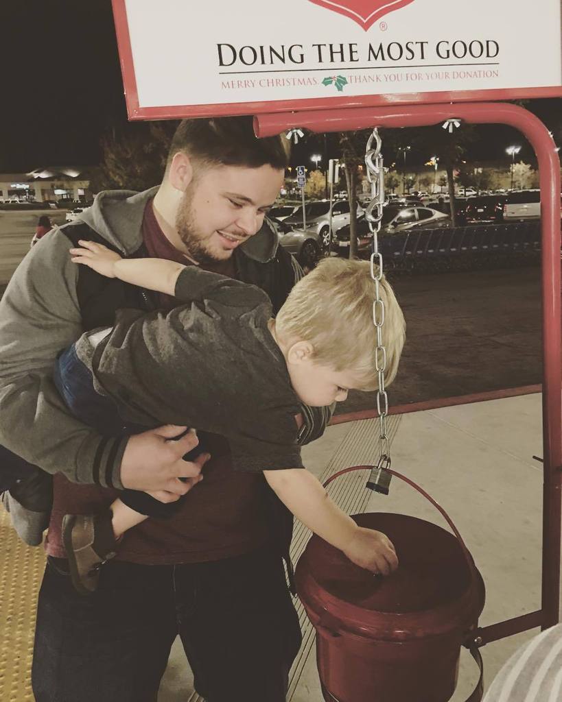 MissyLanning's tweet photo. Ollie made his first donation of the season. He gave up his sucker money for this! 😊 https://t.co/pjwyydcBHb https://t.co/SBkXX09OKA