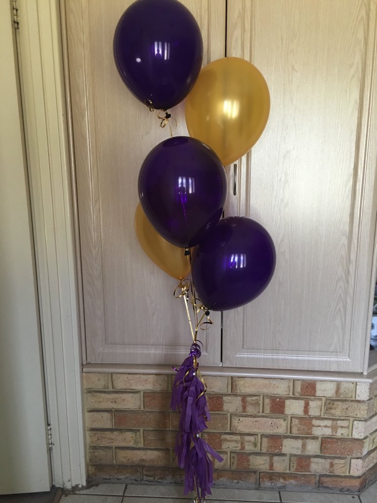 FlairEventSD's tweet photo. We can design and create balloon arrangements in any colour and we can even add tassels as shown! https://t.co/g3ZpcWQuuV
