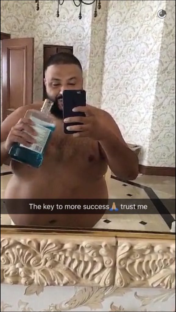 Khaled_Snapchat's tweet photo. When your dentist adds you on snapchat 😂 https://t.co/ILOp3HXujc
