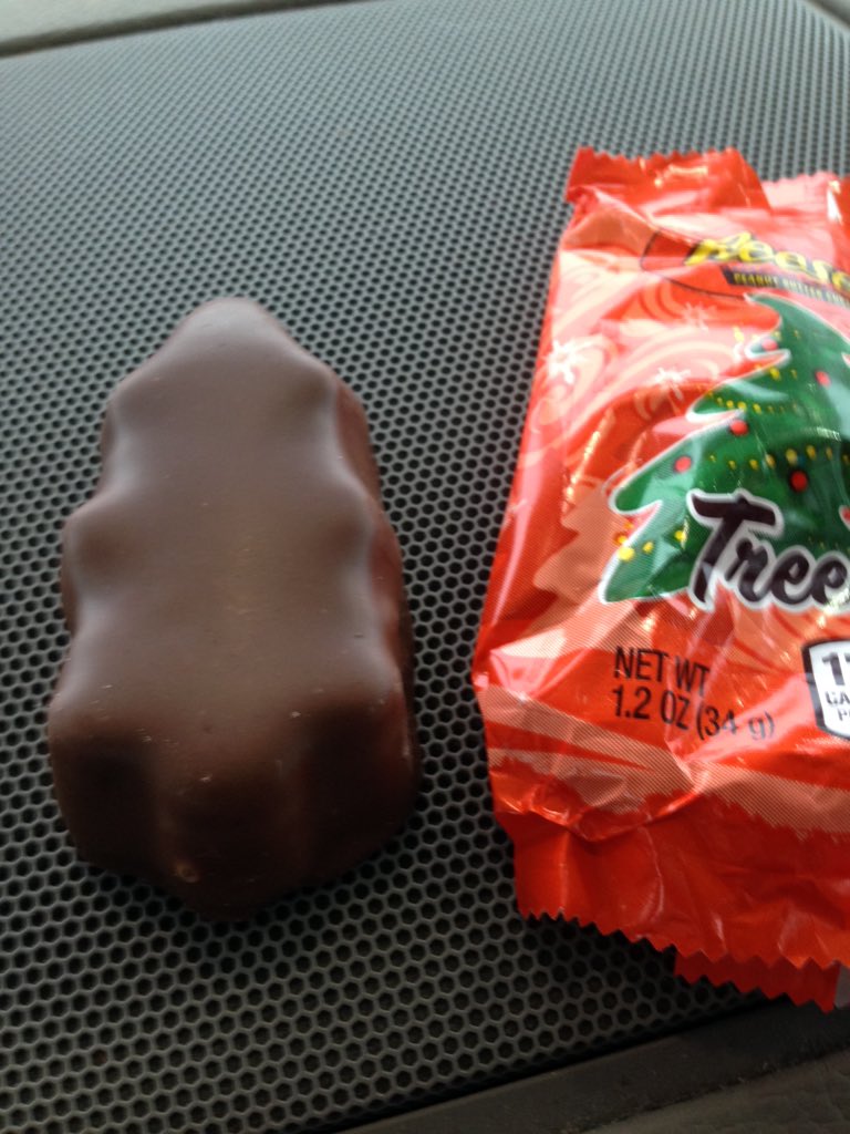 candidwithcindy's tweet photo. The secret - full sized ones look like trees - purchased in Hershey today #Reesestree https://t.co/9MPaLoiNcc