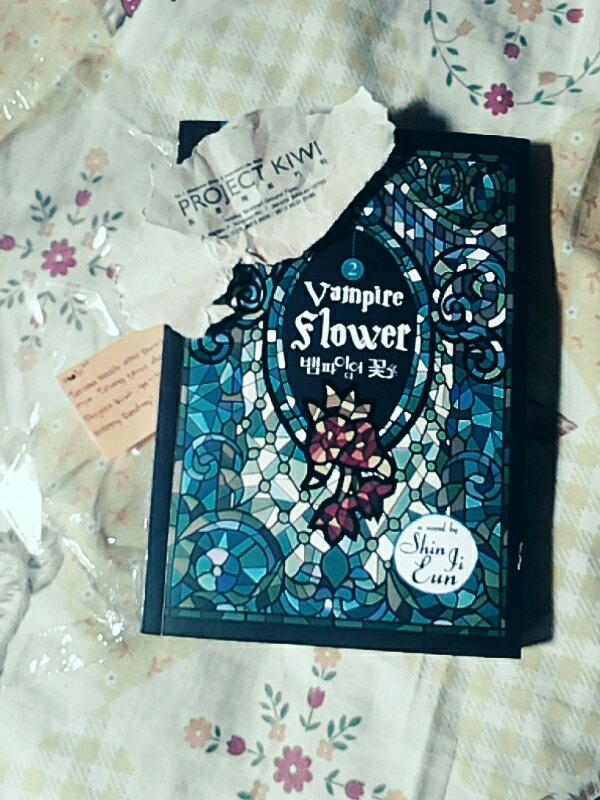 astria_dhima's tweet photo. Makasih kak hadiahnya udah myampe, hadiah hari UAS pertama :v @_ProjectKiwi https://t.co/yErEUsjYUD