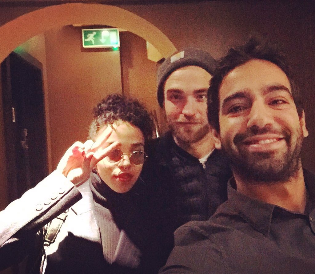 girlstuff411's tweet photo. They look great. Can’t stop looking at Rob’s gorgeous, happy face. 💞😍❤#LondonRob #HappyRob #cuties https://t.co/C69HYw9AhM