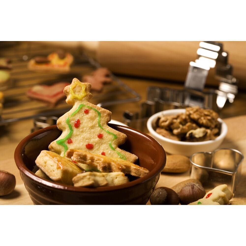 sidkhullar's tweet photo. It's Christmas at Chef at Large! What are you baking? Tag us ❤️🎄❄️ #Christmas #christmas2015 #chefatlarge #chef #ca… https://t.co/P4K3ienFG9