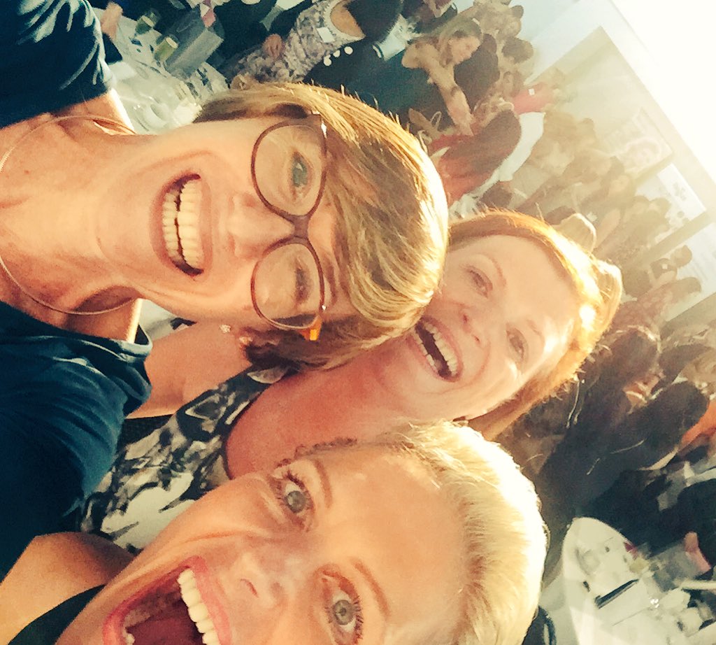 SuzyJacobs's tweet photo. Hilarious! @Blue_PlanetPR: #fearless2015 #WOW @SuzyJacobs @SHE_biz https://t.co/4TVwIRnhxQ