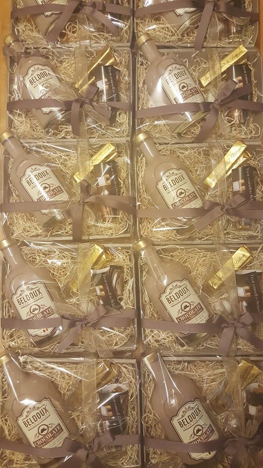 beldouxliqueur's tweet photo. De Sint heeft wat lekkers klaargemaakt. #relatiegeschenken #chocolade #callebout #Beldoux #cadeau #feestdagen #choco https://t.co/tfFKgHUanW
