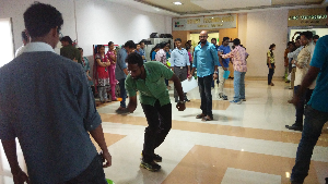 sakshisanjay191's tweet photo. Suyatians are battling it out for the #Christmas honors! #fun #suyatitech #bestplacetowork https://t.co/9Sk5zuxZVs